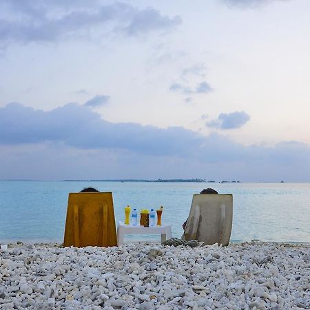Jail Break Surf Inn Himmafushi Bagian luar foto