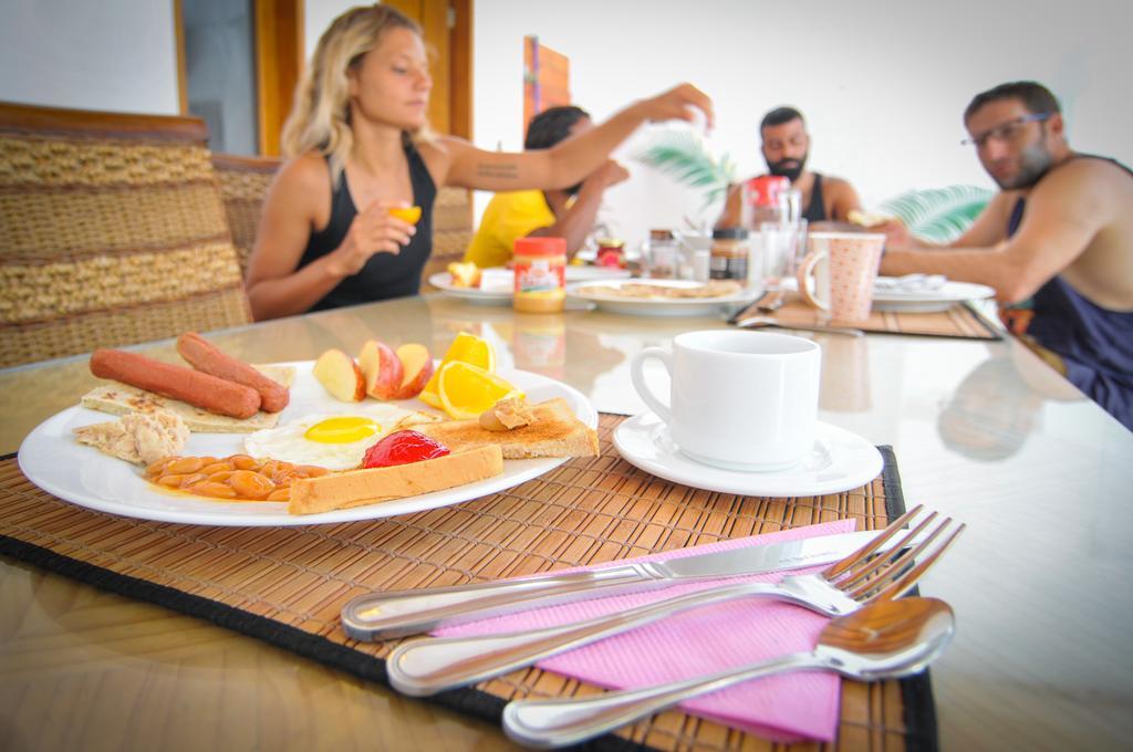 Jail Break Surf Inn Himmafushi Bagian luar foto