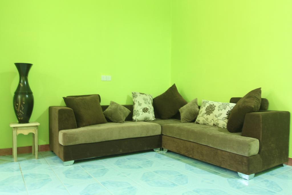 Jail Break Surf Inn Himmafushi Bagian luar foto